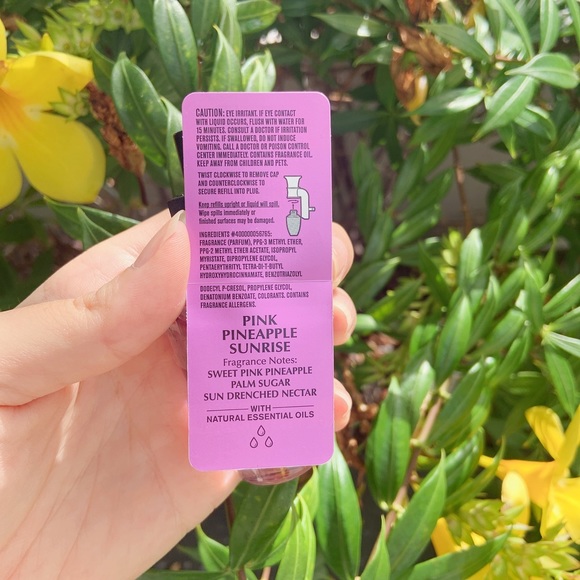 Bath and Body Works pineapple wallflower set - Picture 3 of 5